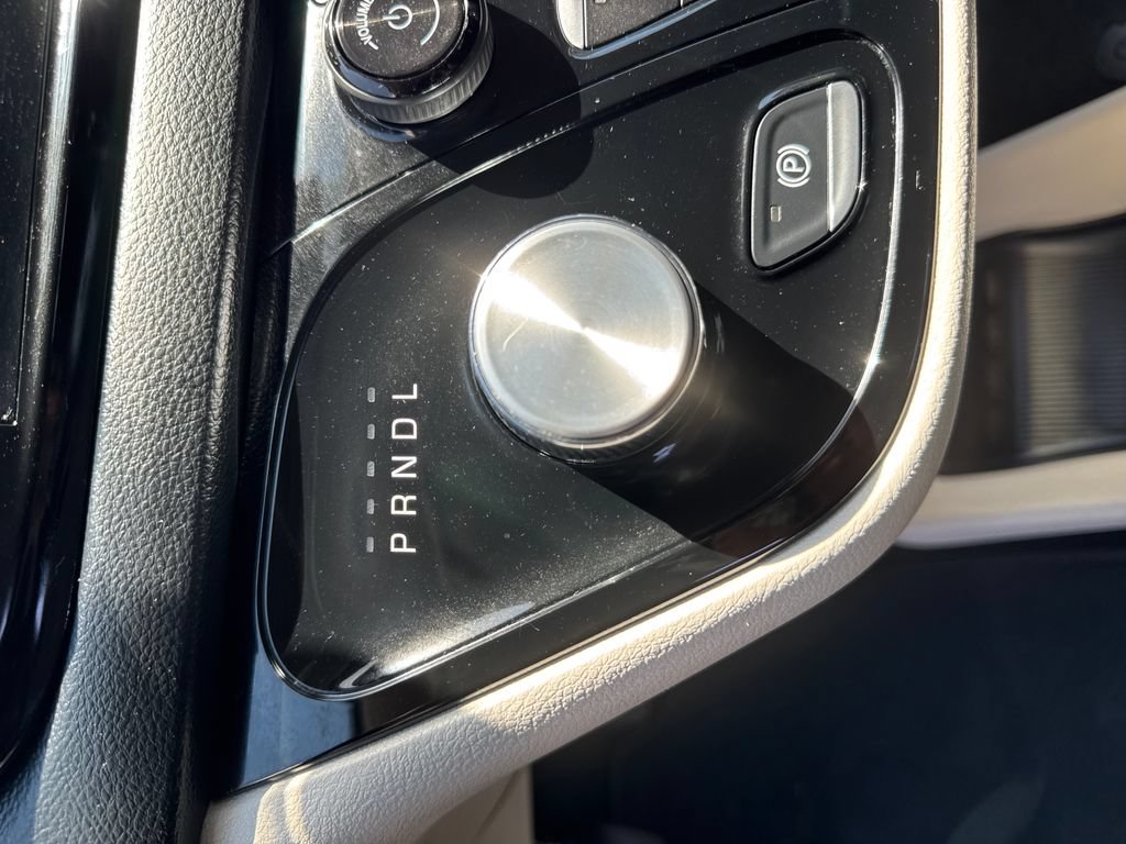Used 2023 Chrysler Pacifica Touring-L FWD image 22
