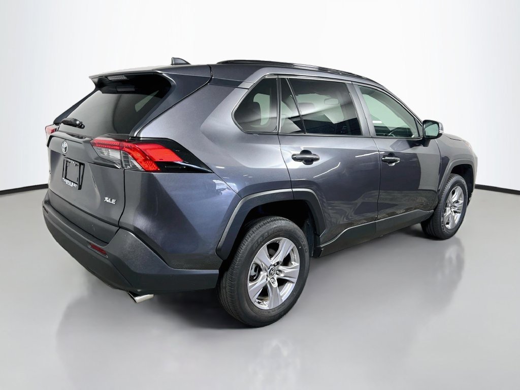 Used 2025 Toyota RAV4 XLE FWD image 3