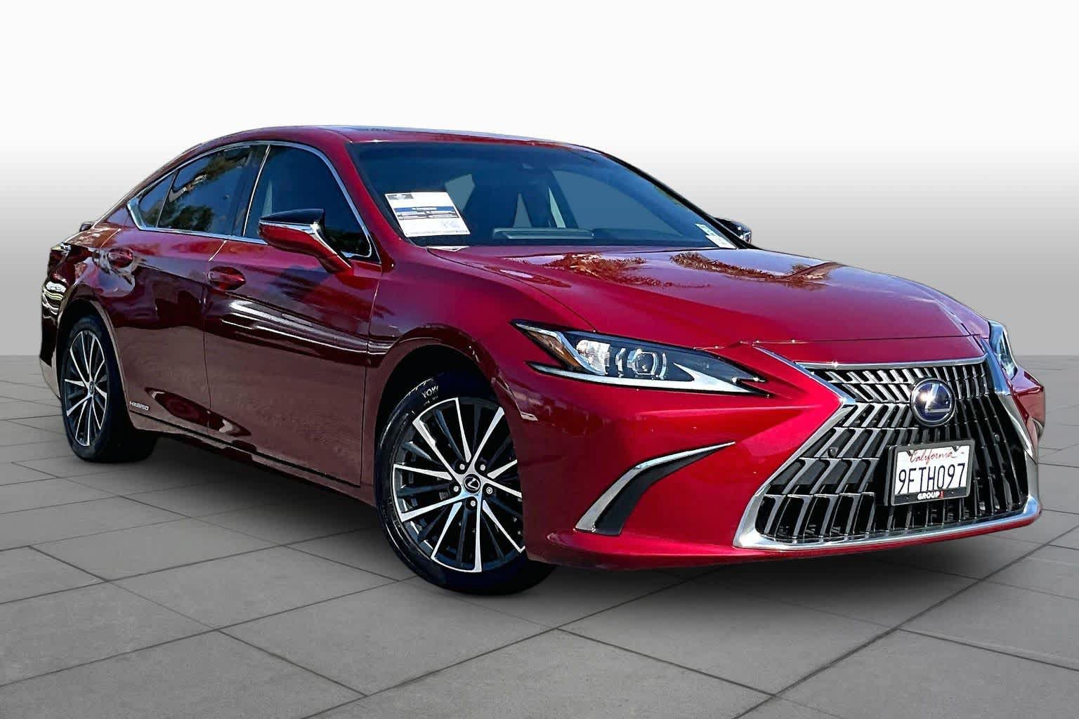 Used 2022 Lexus ES 300h w/ Premium Package FWD image 2