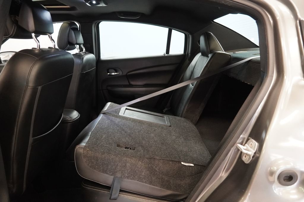 Used 2012 Chrysler 200 Limited FWD image 28