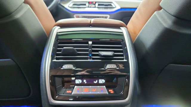 Used 2022 BMW X6 xDrive40i w/ Executive Package image 55