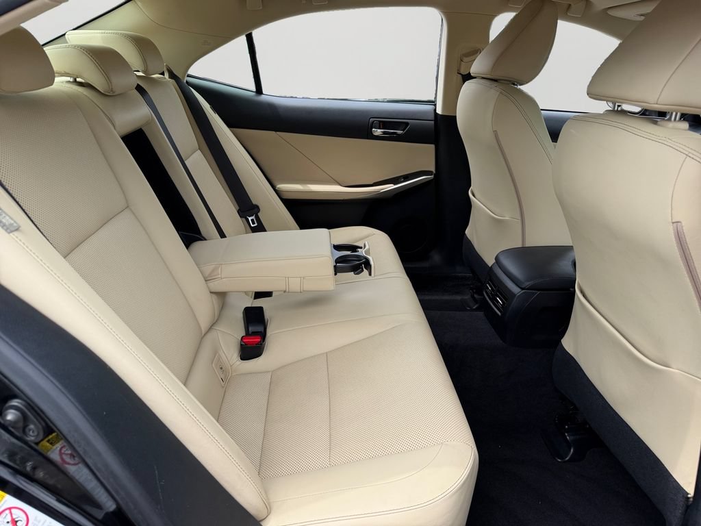 Used 2015 Lexus IS 250 w/ Premium Package RWD image 8