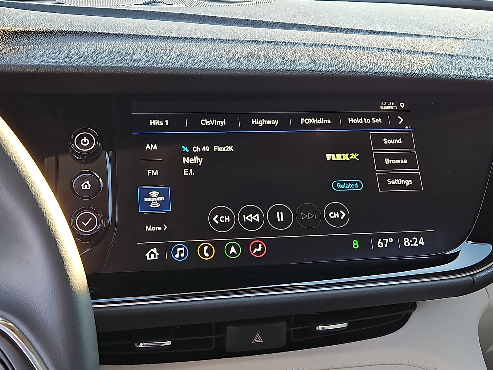 Certified 2022 Buick Envision Avenir w/ Technology Package II image 18