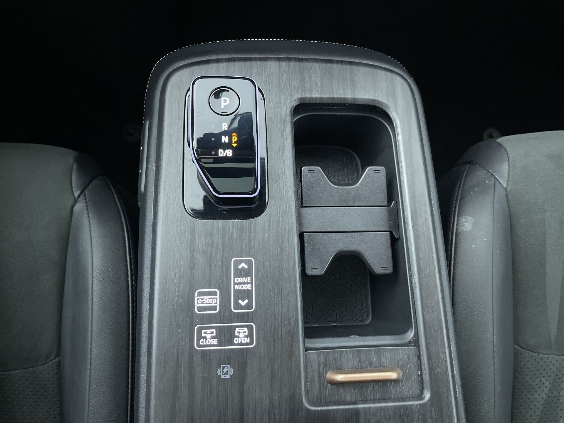 Certified 2024 Nissan Ariya AWD image 22