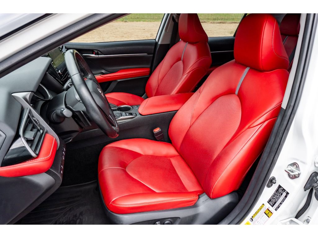 Used 2022 Toyota Camry XSE image 11