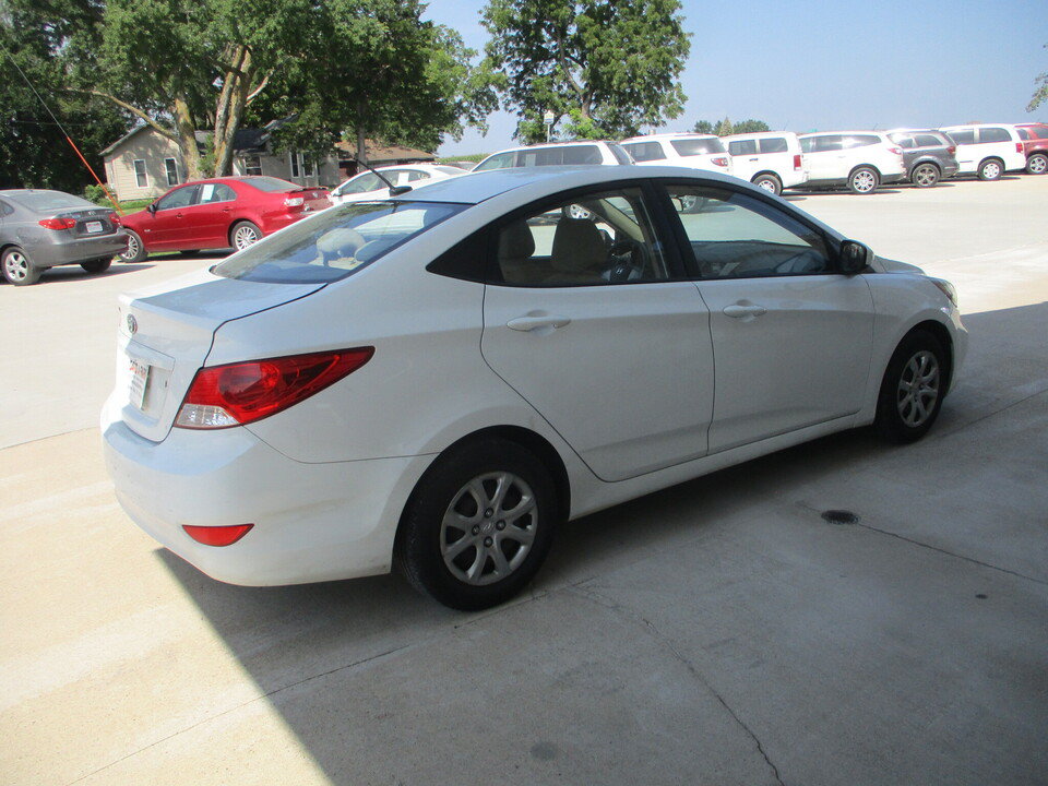 Used 2014 Hyundai Accent GLS FWD image 15
