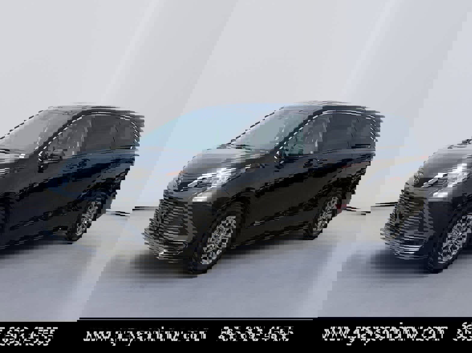 Used 2024 Toyota Sienna LE FWD image 7