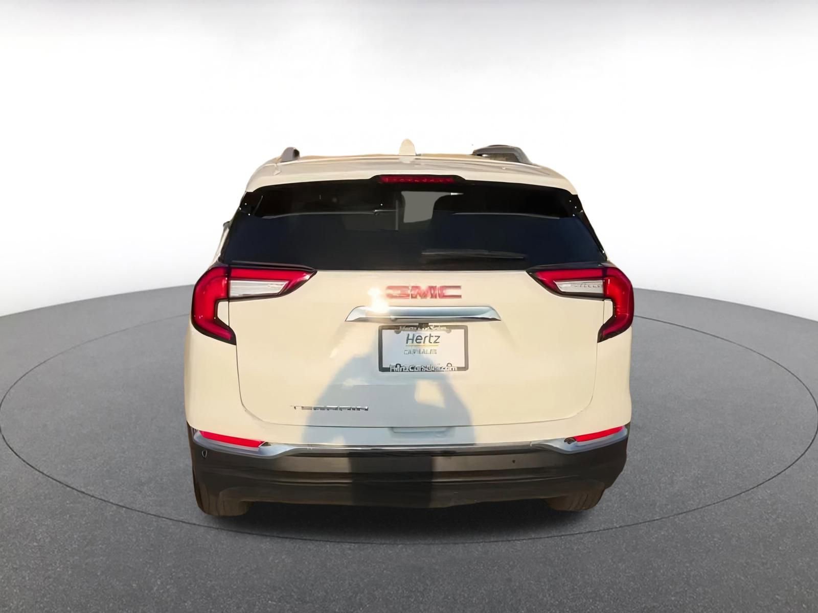 Used 2023 GMC Terrain SLT image 12