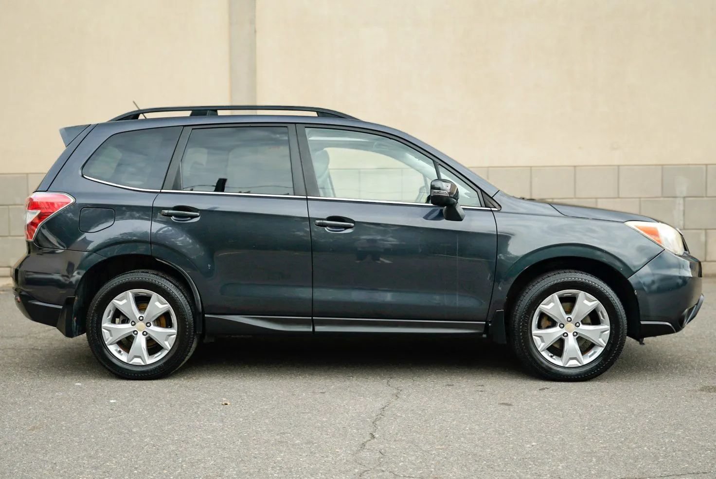 Used 2014 Subaru Forester 2.5i Touring w/ Protection Package #2 AWD/4WD image 4