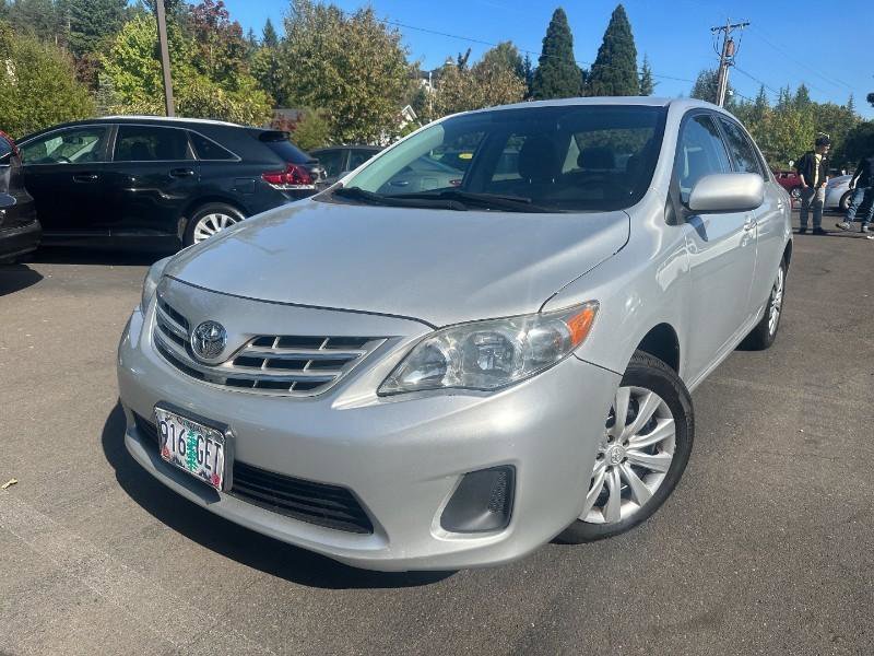 Used 2013 Toyota Corolla LE FWD image 2