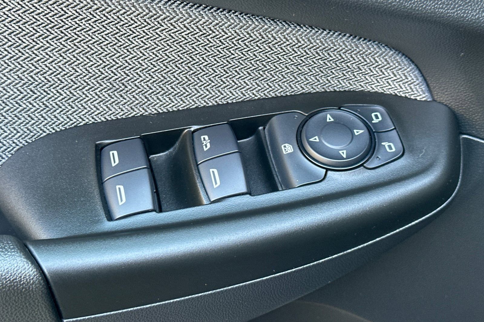 Certified 2021 Chevrolet TrailBlazer LS w/ LPO, Blackout Package image 12