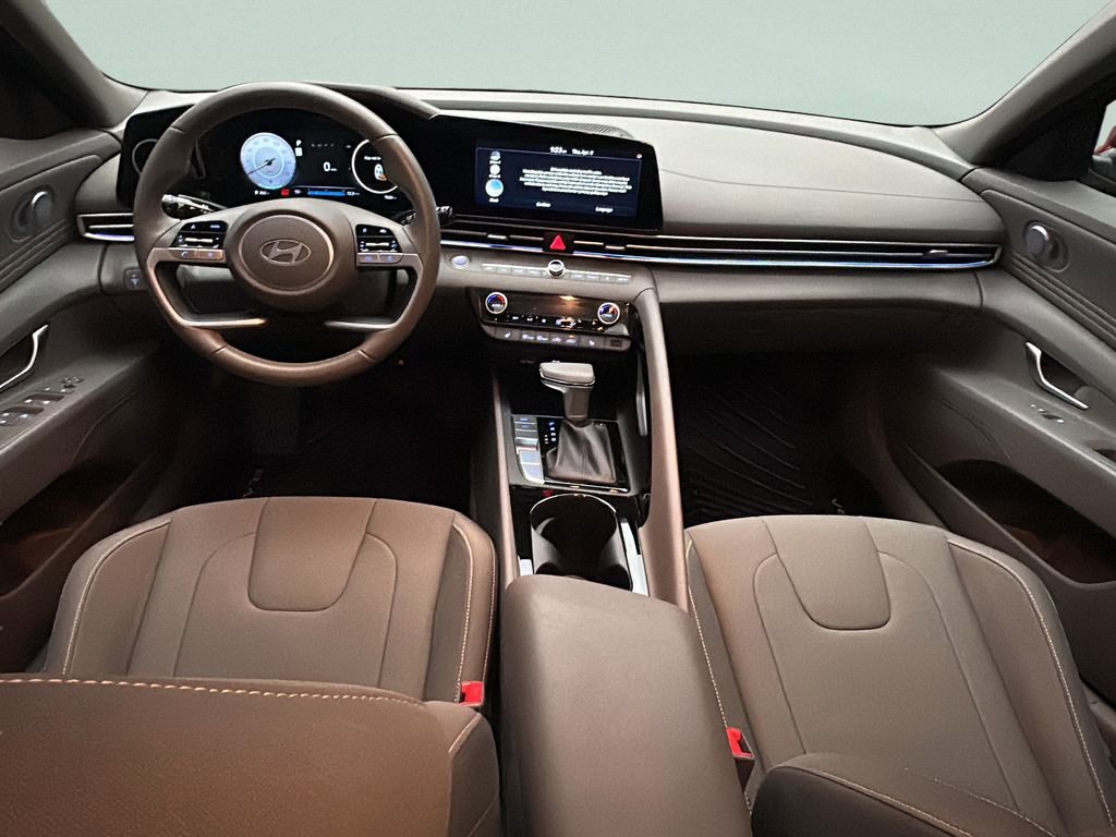 Used 2025 Hyundai Elantra SEL image 19