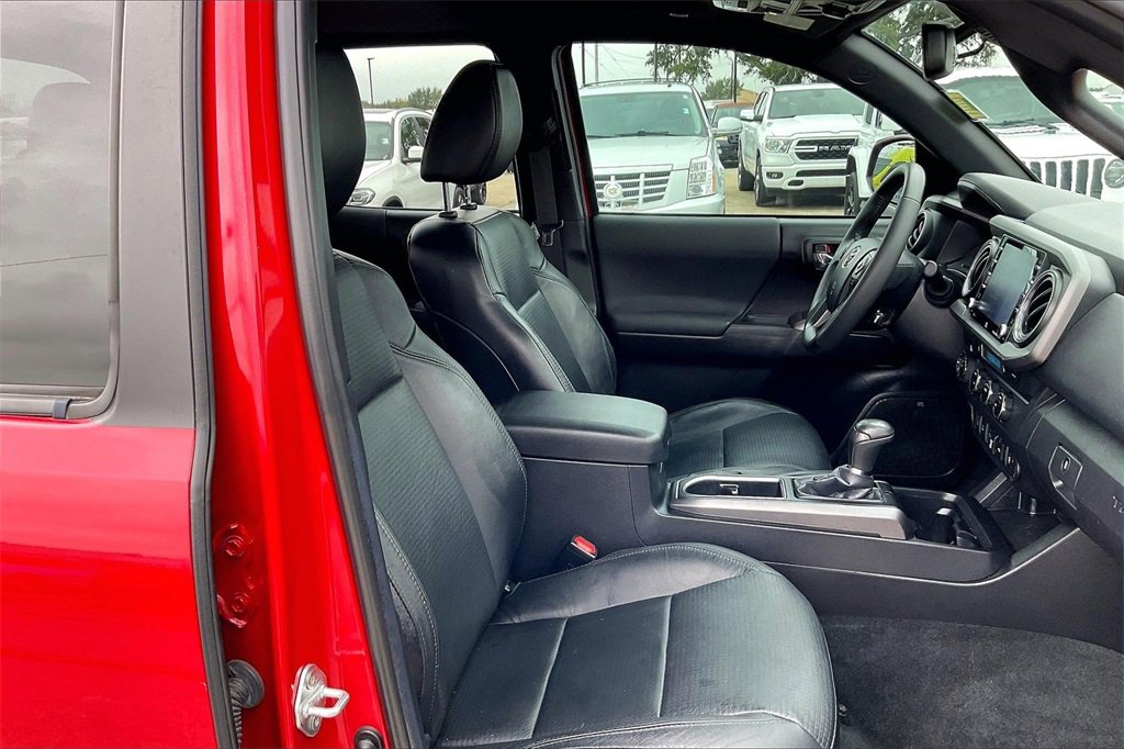 Used 2021 Toyota Tacoma TRD Off-Road w/ TRD Premium Off Road Package image 30