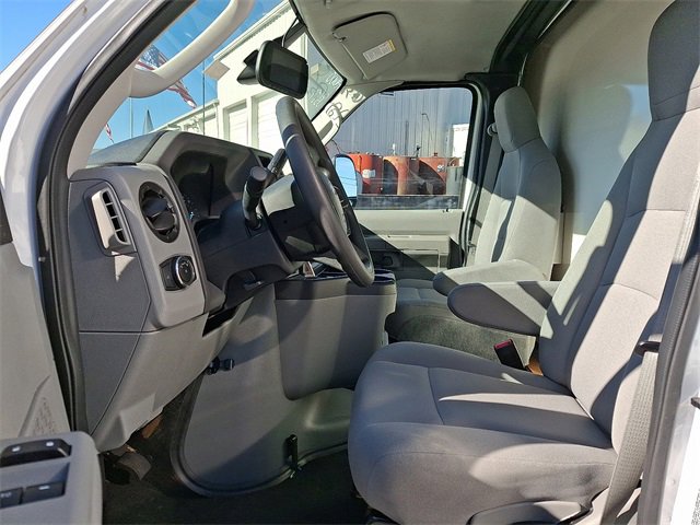 Used 2024 Ford E-450 and Econoline 450 Super Duty w/ Driver's Safety Package image 12