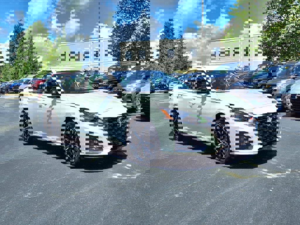 New 2025 Nissan Altima 2.5 SR image 1