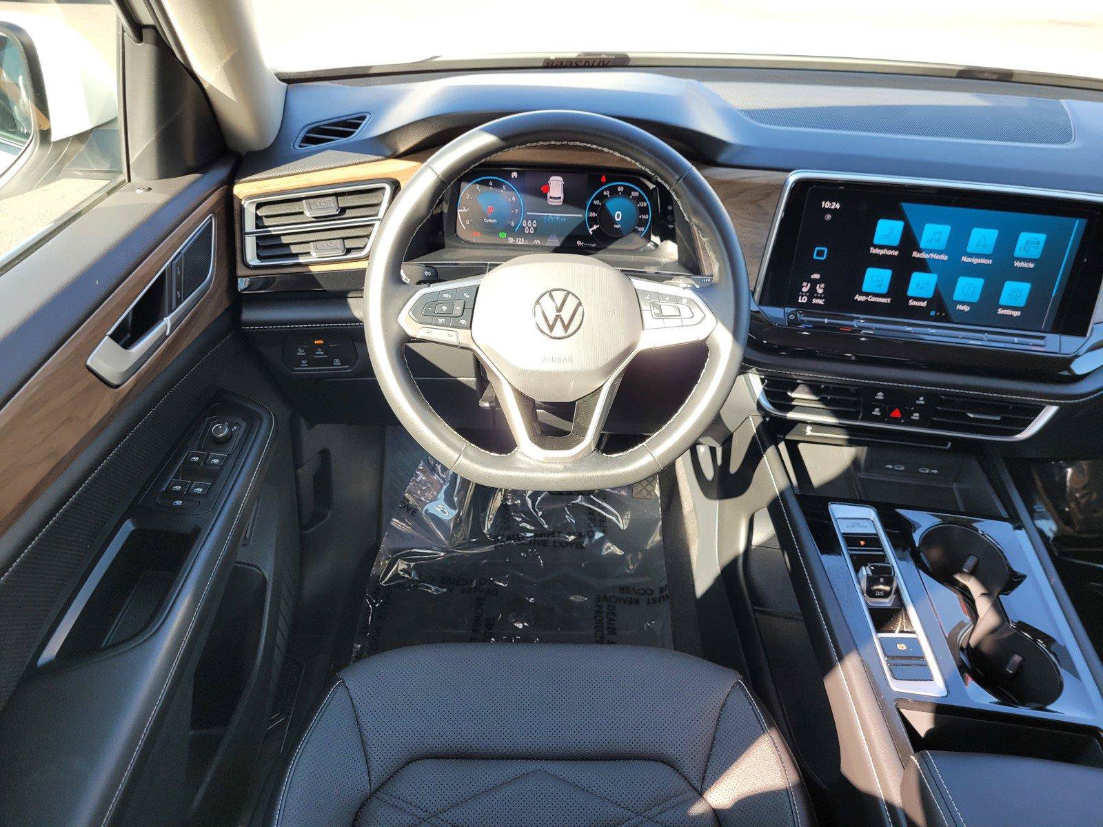 Certified 2024 Volkswagen Atlas SE FWD image 17