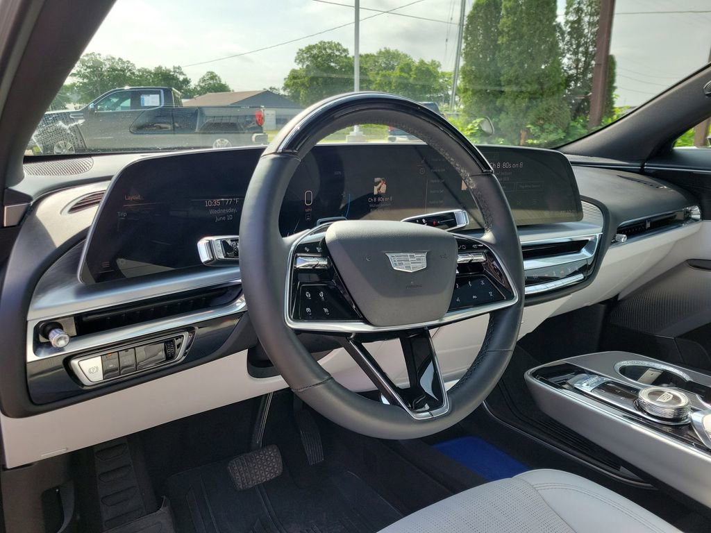 Used 2024 Cadillac Lyriq Sport w/ LPO, Floor Liner Package AWD/4WD image 18