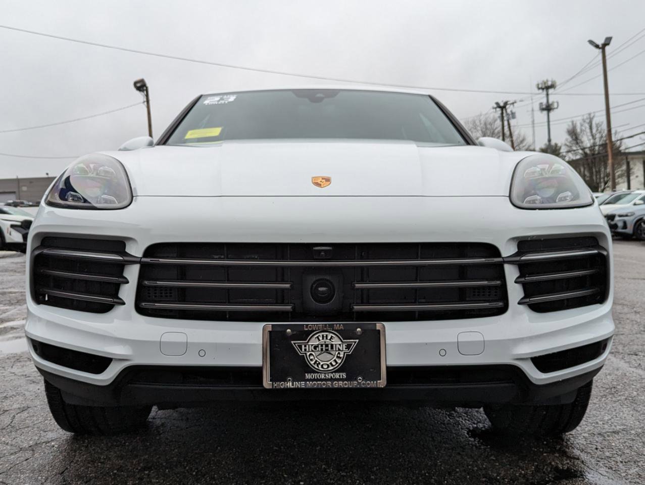 Used 2023 Porsche Cayenne Platinum Edition image 4