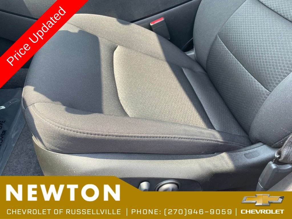 Used 2025 Chevrolet Malibu RS FWD image 6