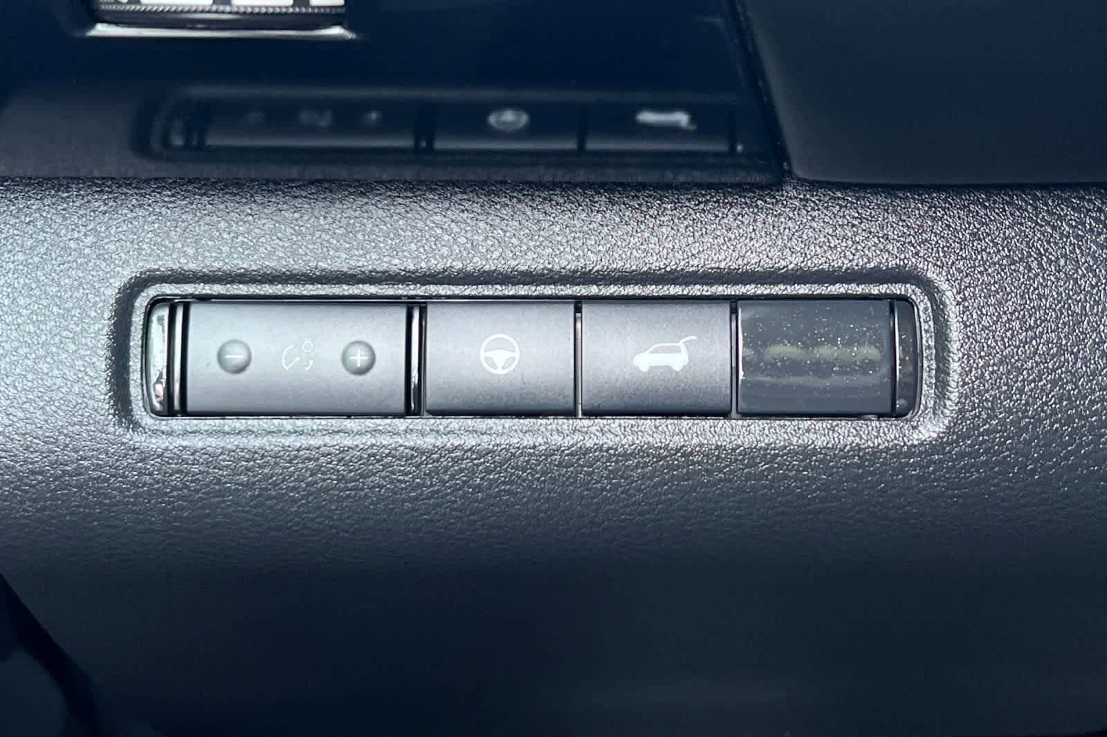 New 2026 Nissan Pathfinder SV FWD image 32