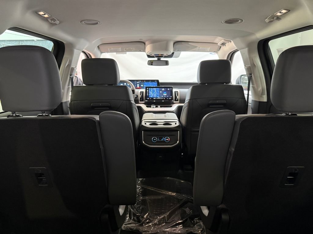 New 2026 Ford Expedition Active image 20