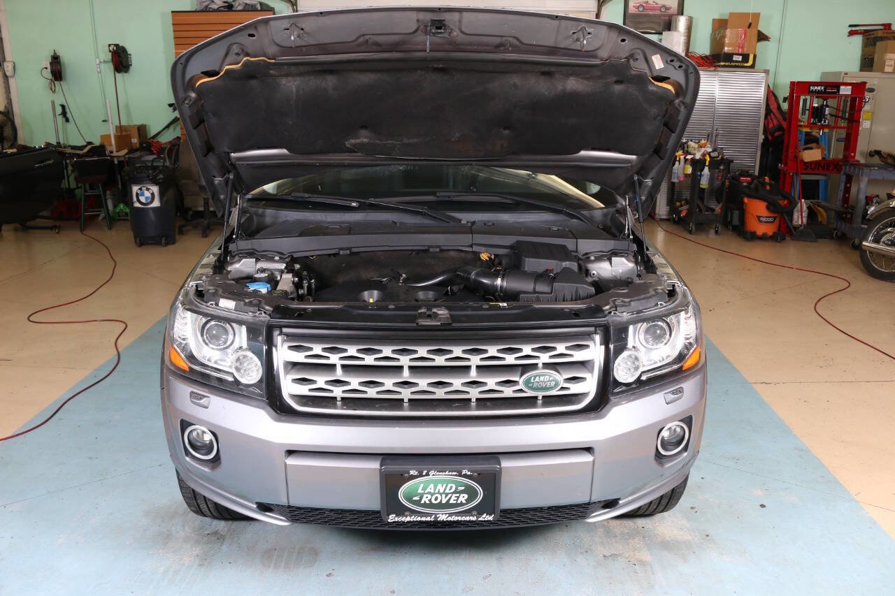 Used 2013 Land Rover LR2 HSE image 6