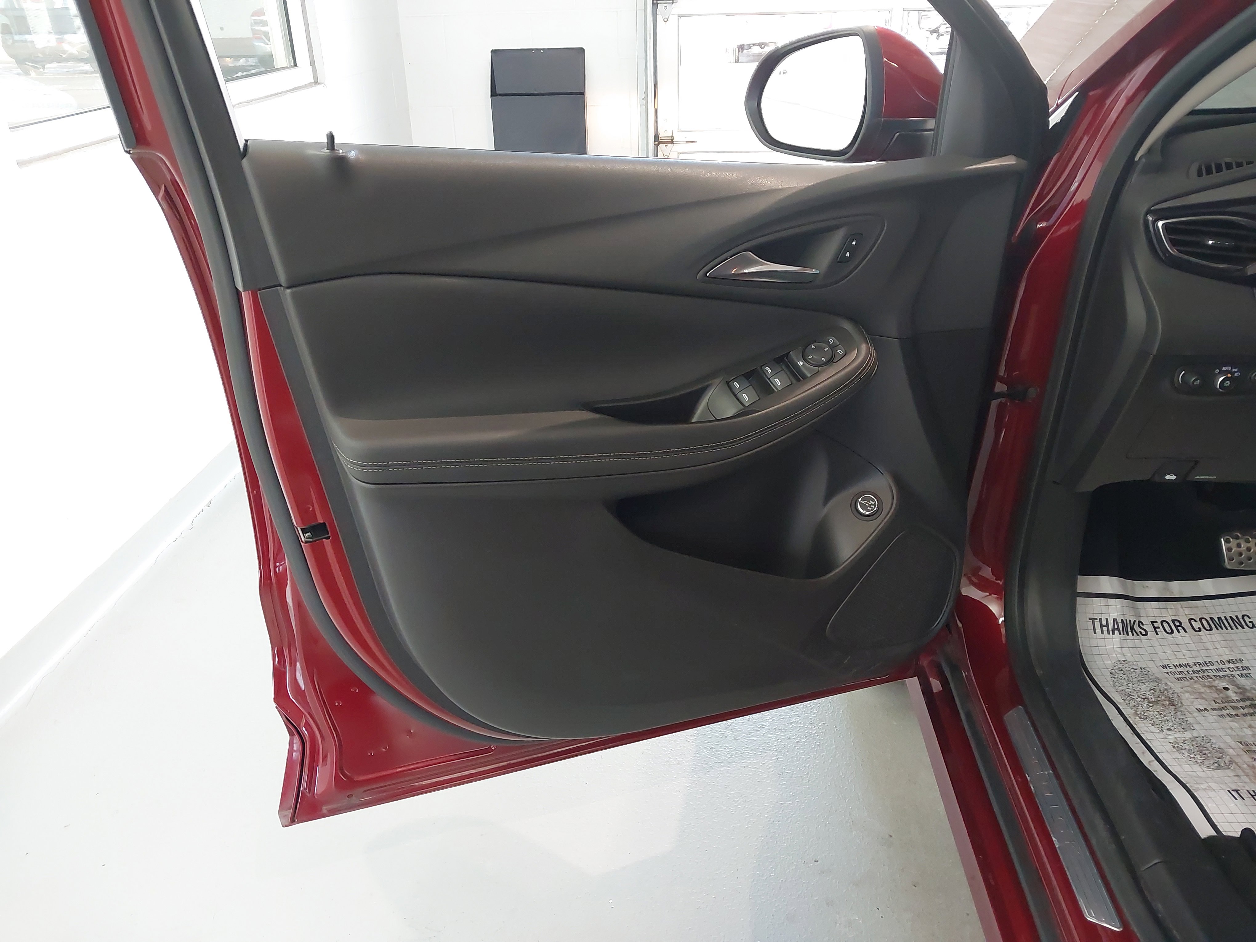 Used 2023 Buick Encore GX Select w/ Sport Touring Package image 25