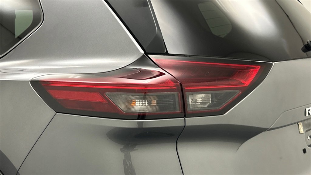 Certified 2021 Nissan Rogue S image 23