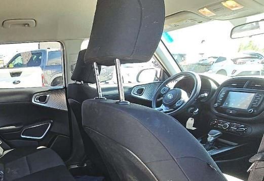 Used 2020 Kia Soul LX image 11