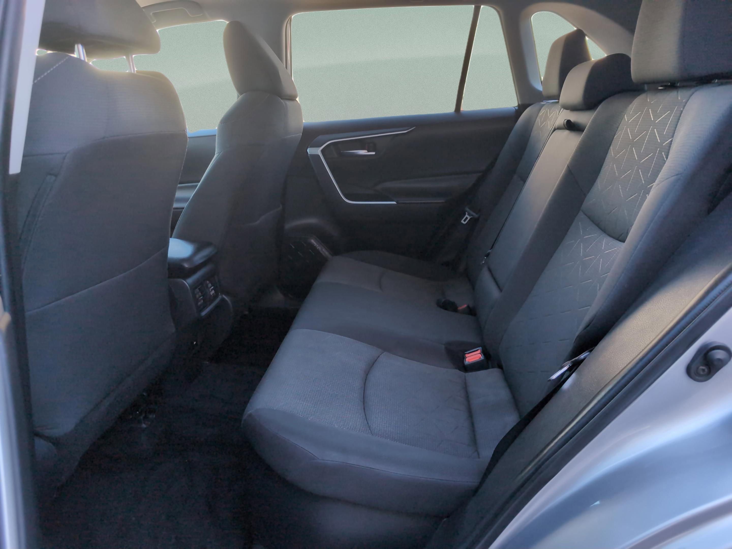 Used 2021 Toyota RAV4 XLE w/ Convenience Package AWD/4WD image 20
