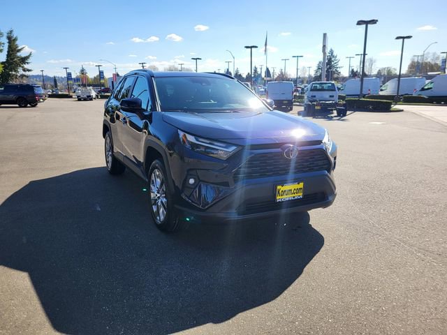 Used 2022 Toyota RAV4 XLE Premium AWD/4WD image 9