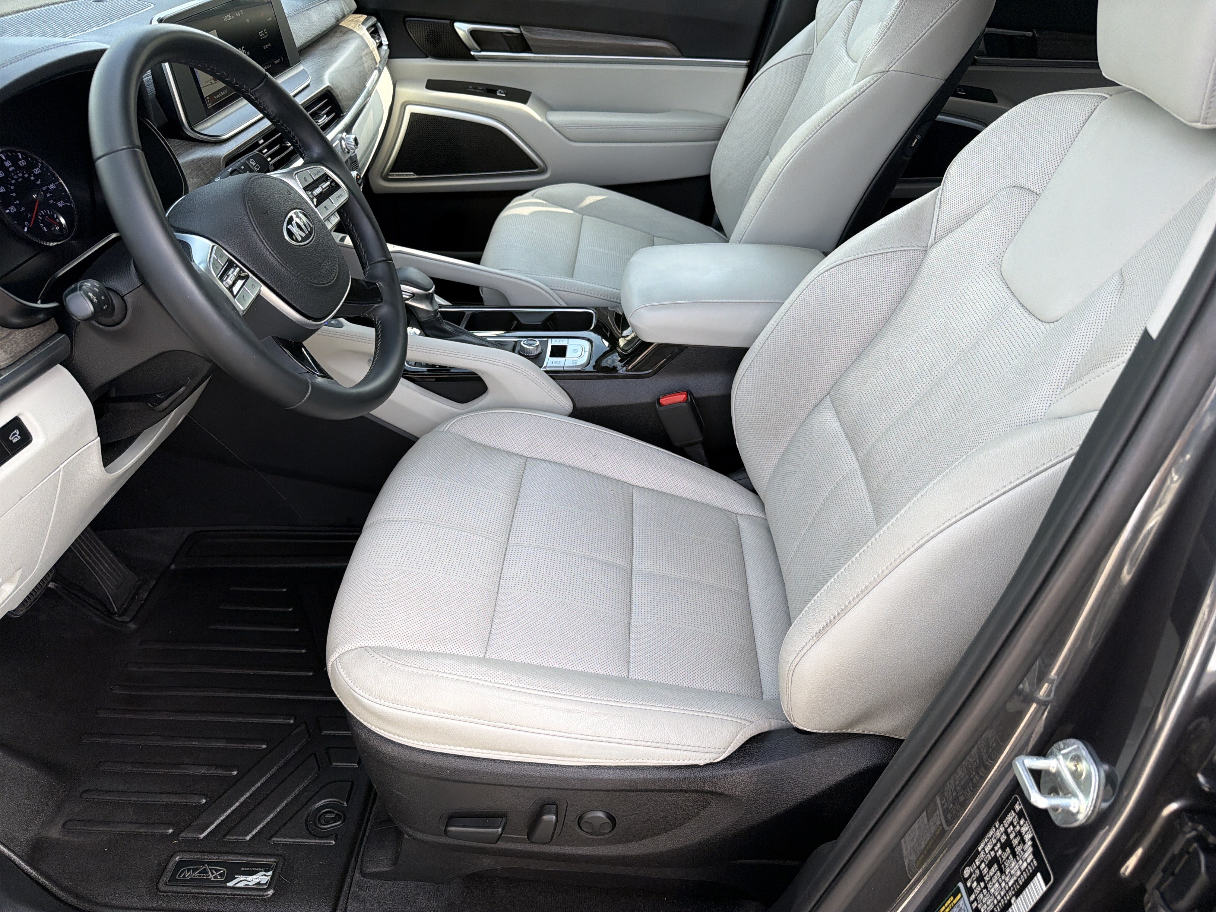 Used 2020 Kia Telluride EX FWD image 2
