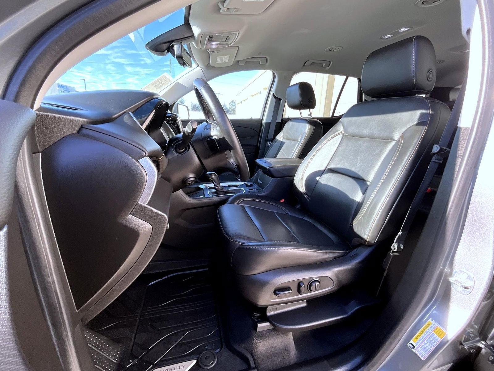 Used 2020 Chevrolet Traverse Premier image 11