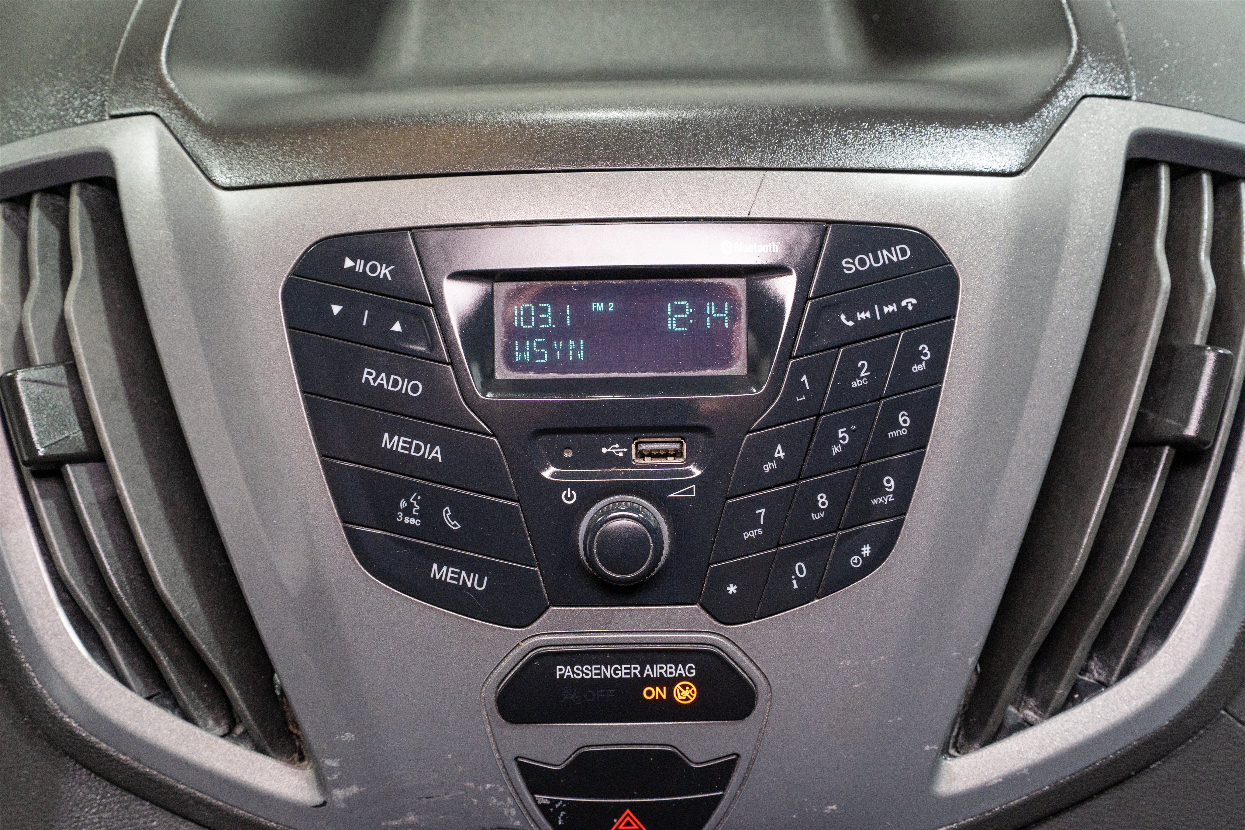 Used 2019 Ford Transit 250 148 Medium Roof RWD image 19