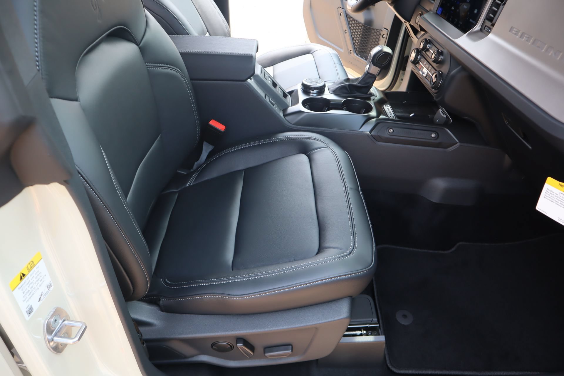 New 2026 Ford Bronco Outer Banks AWD/4WD image 14