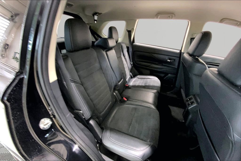 Used 2020 Mitsubishi Outlander LE FWD image 17