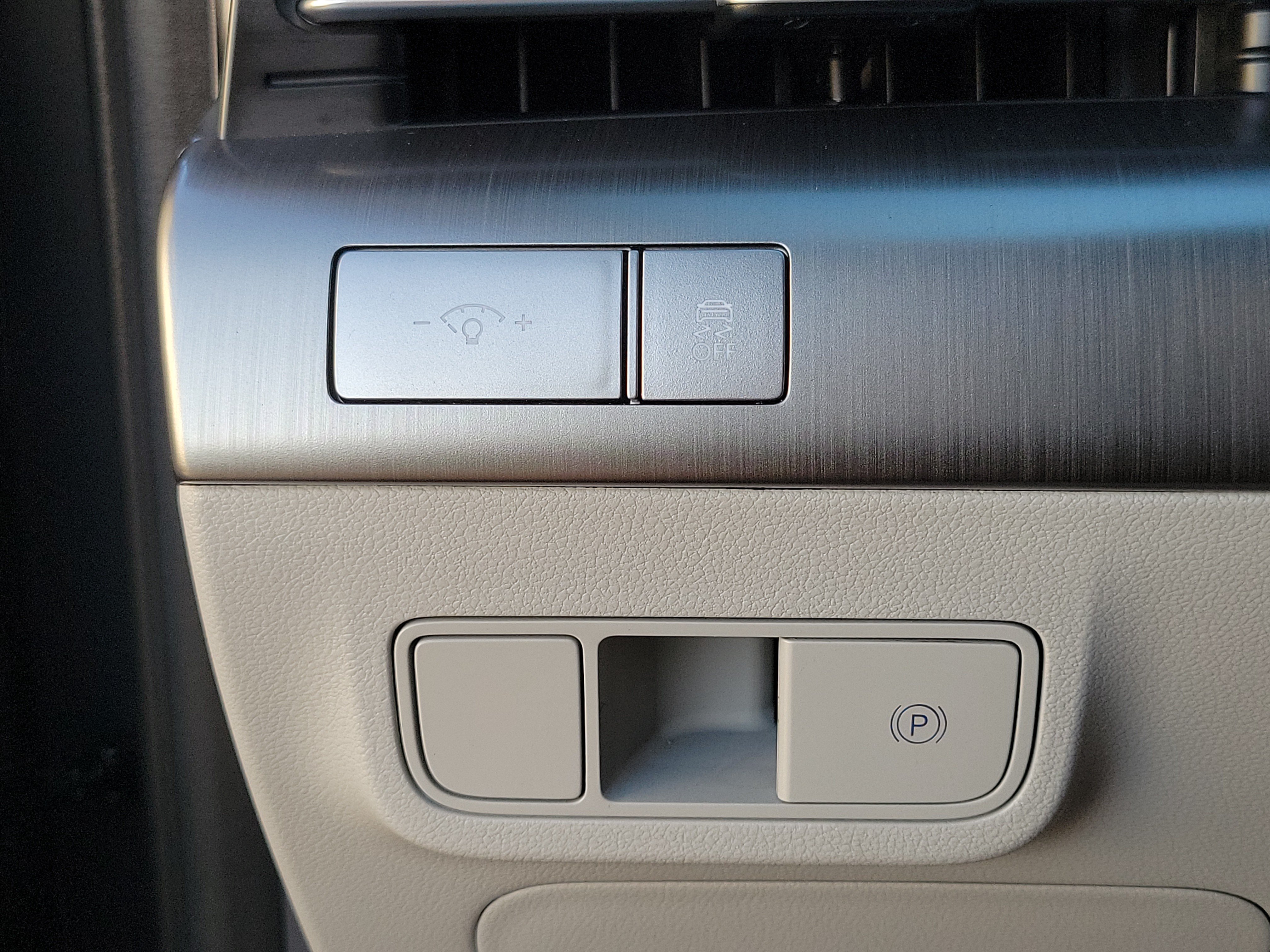 Certified 2024 Hyundai Kona SEL FWD image 10