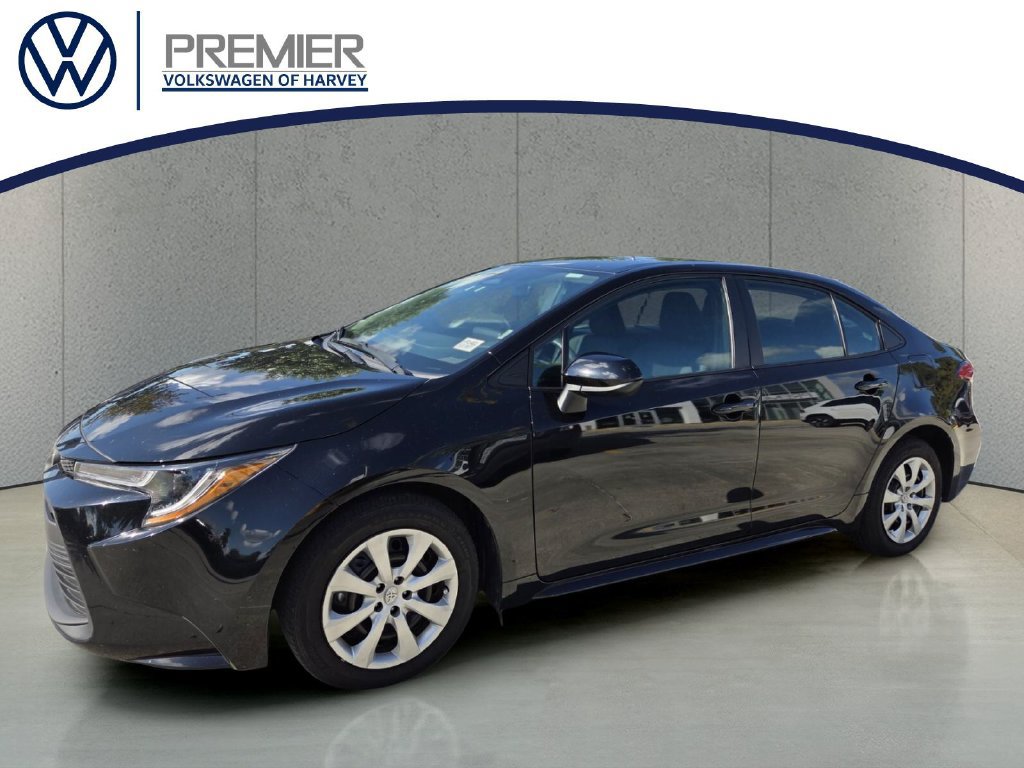 Used 2025 Toyota Corolla LE FWD image 1