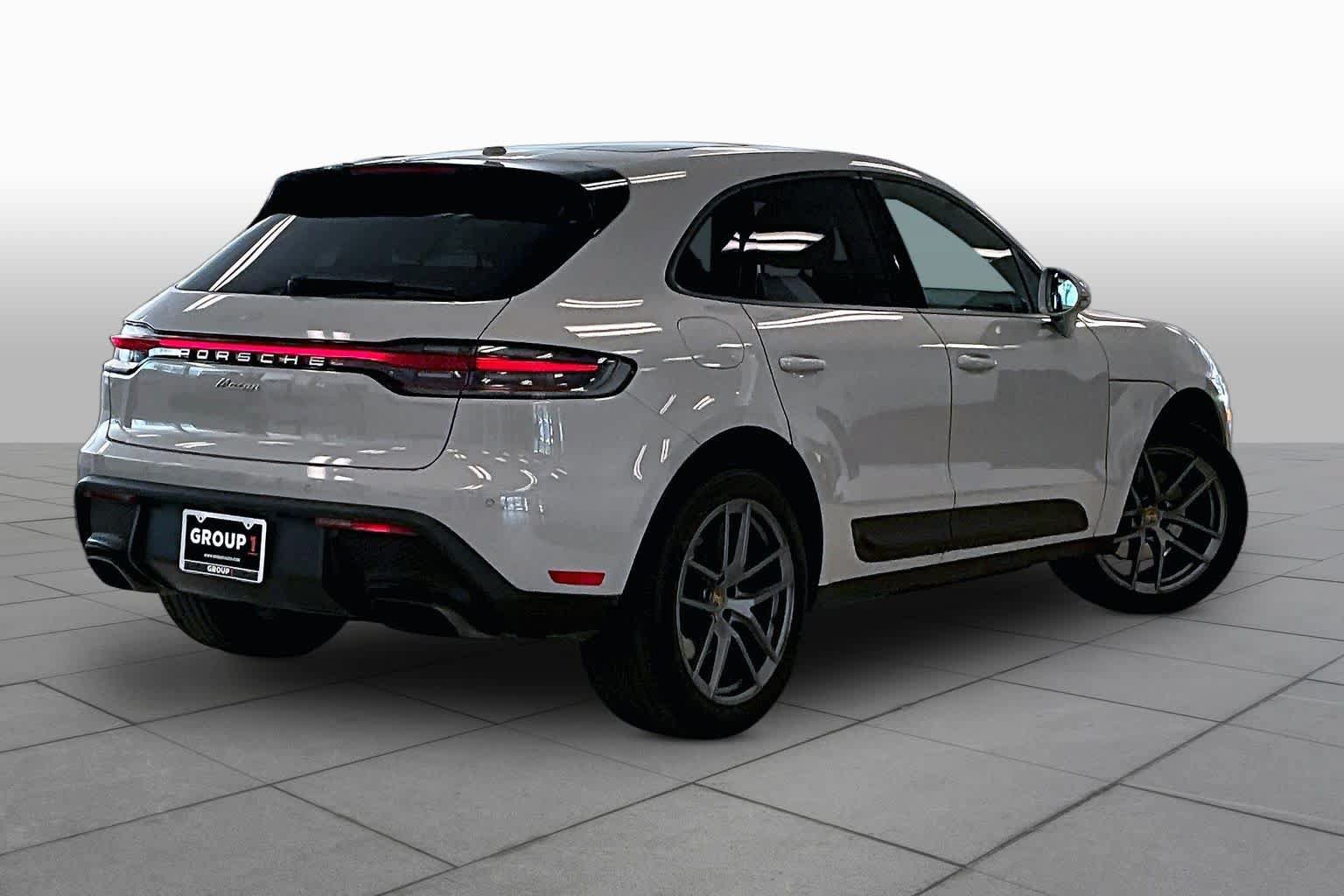 Used 2022 Porsche Macan AWD/4WD image 11