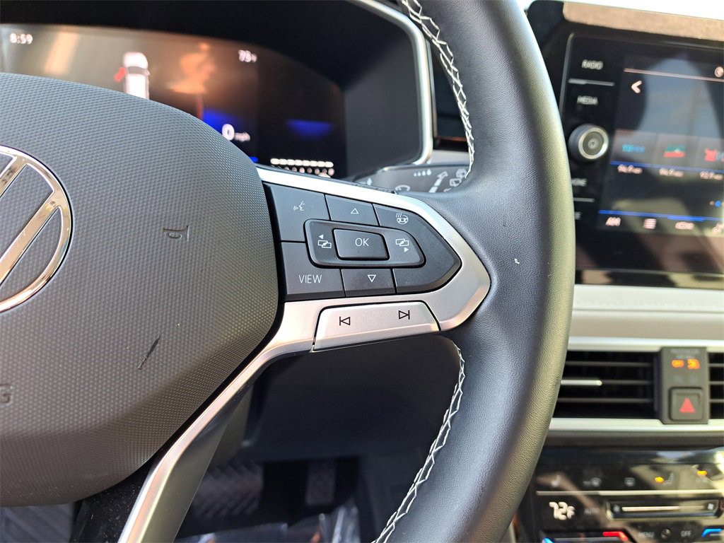 Certified 2025 Volkswagen Taos SE w/ Panoramic Sunroof Package image 21