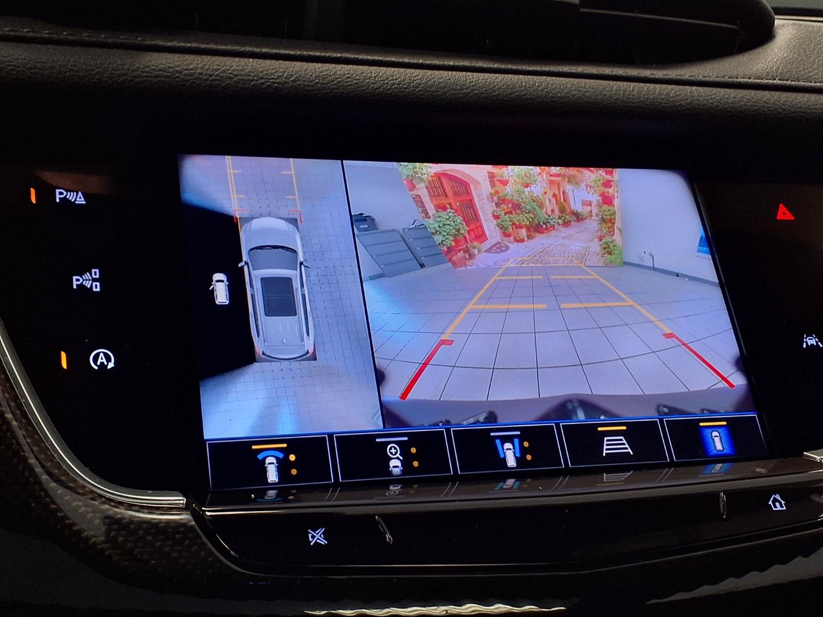 Certified 2024 Cadillac XT6 Sport w/ Technology Package AWD/4WD image 25