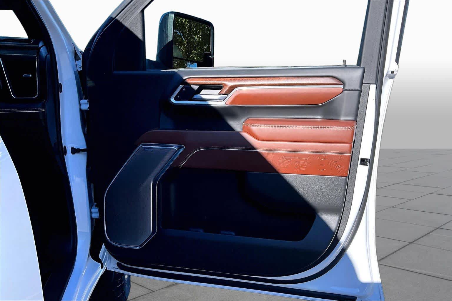 Used 2025 GMC Sierra 2500 Denali Ultimate w/ Max Trailering Package AWD/4WD image 24