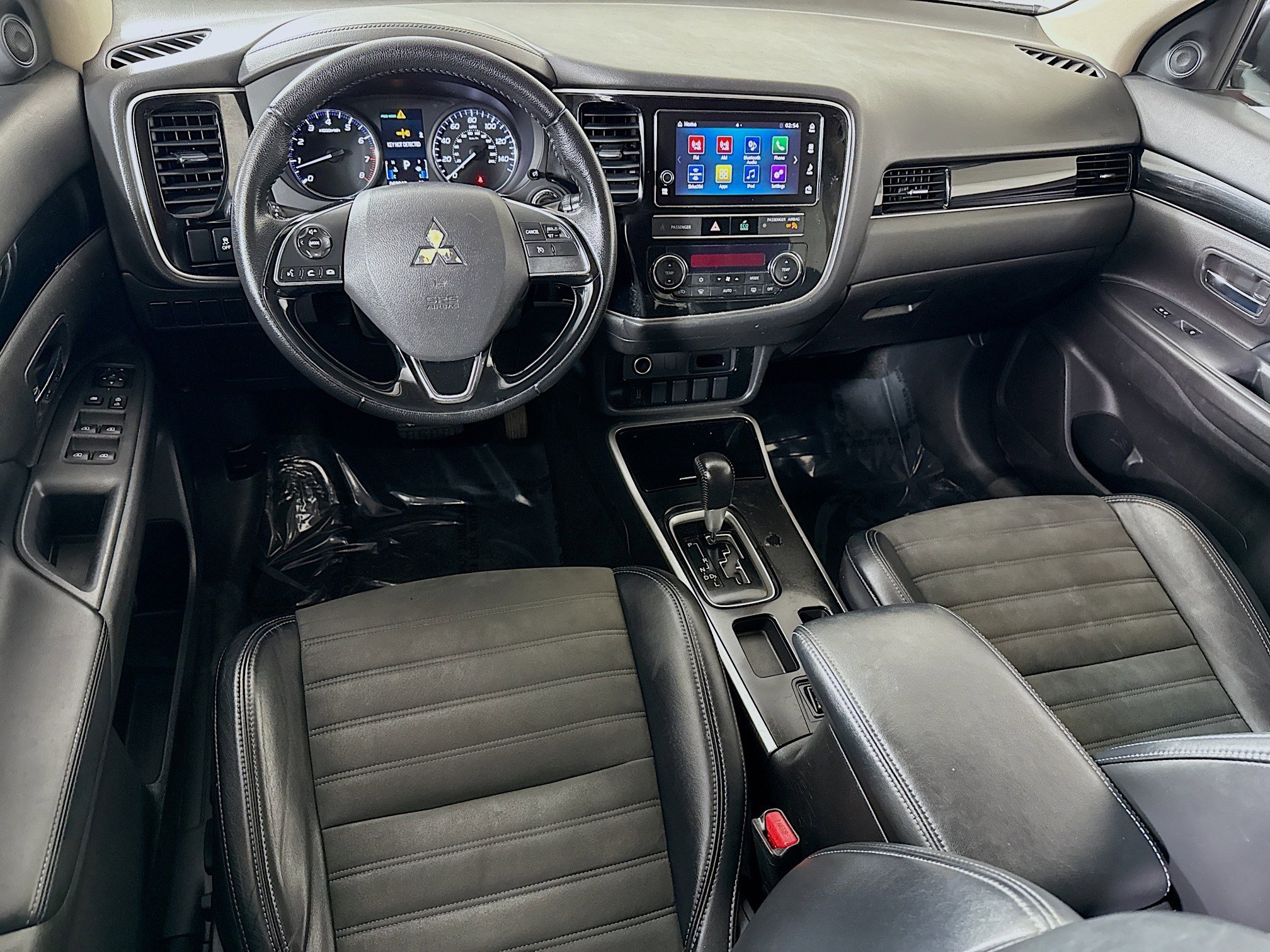 Used 2019 Mitsubishi Outlander SE image 17