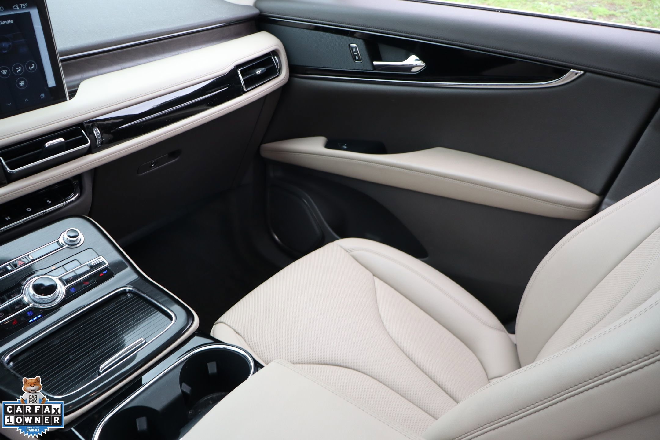 Used 2023 Lincoln Nautilus Reserve AWD/4WD image 24