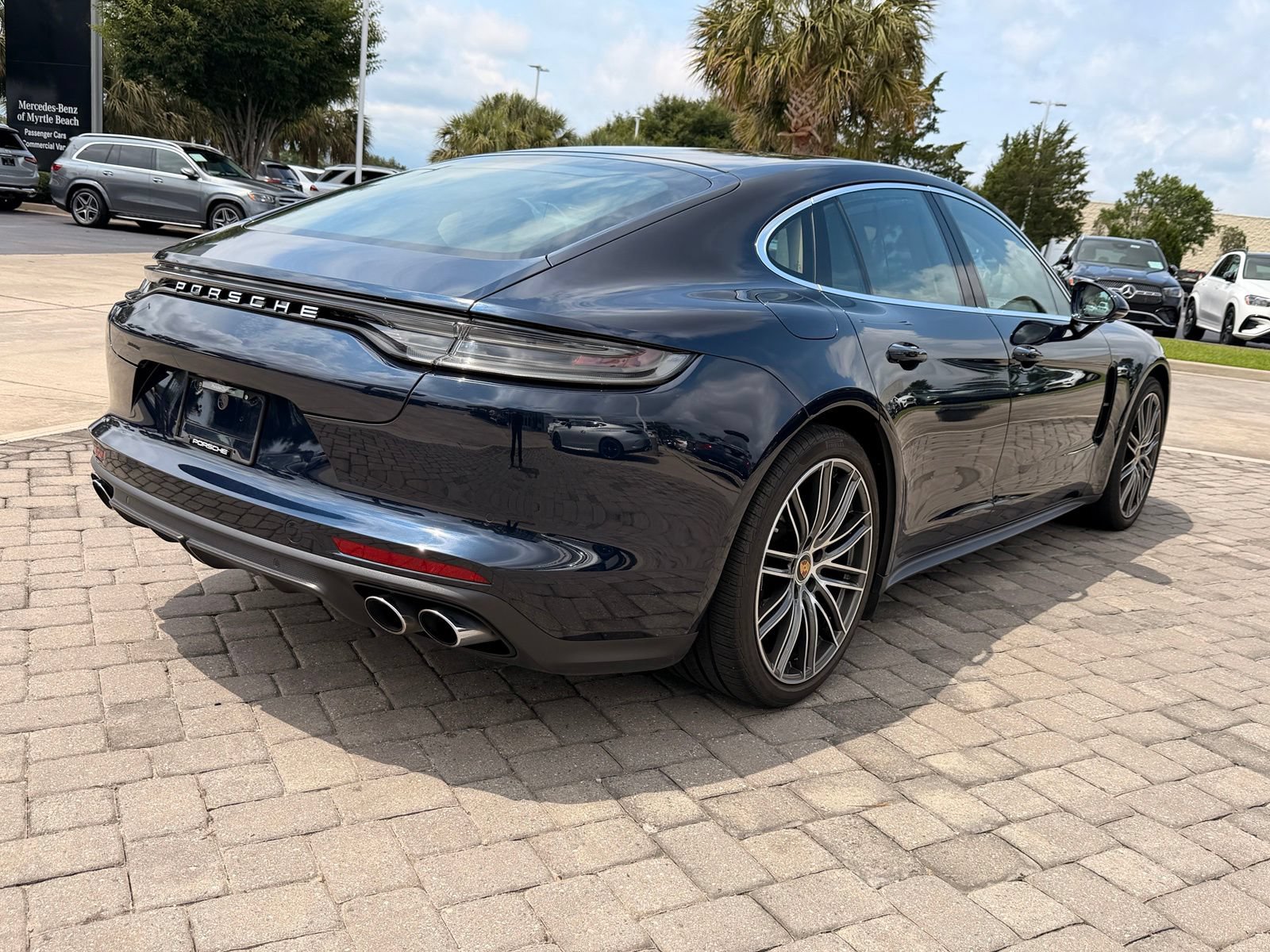 Used 2023 Porsche Panamera 4 Platinum Edition AWD/4WD image 9