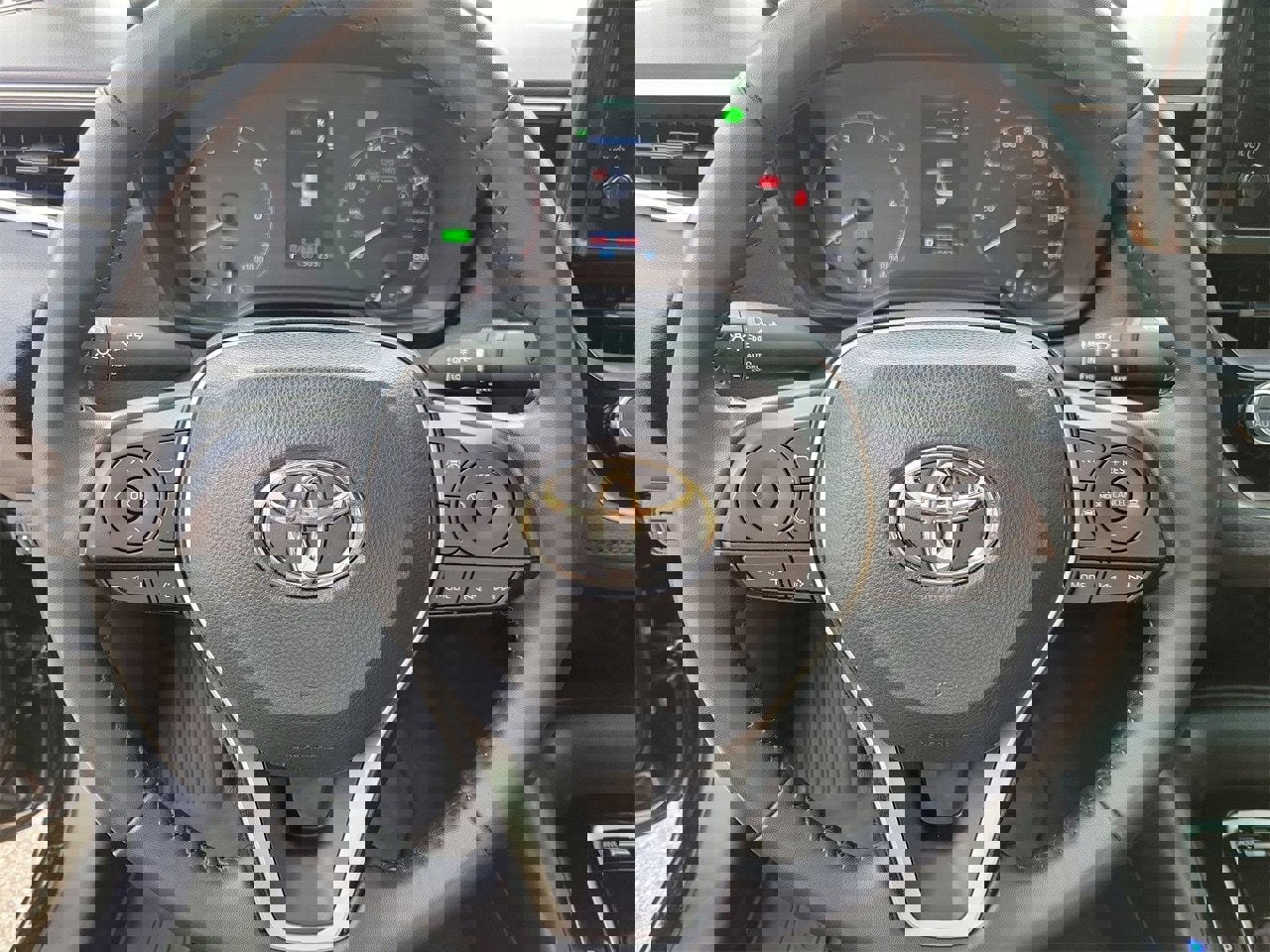 Used 2023 Toyota Corolla SE image 18