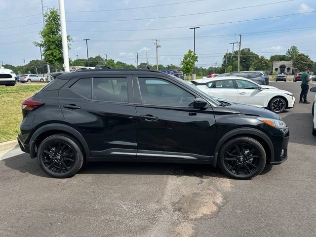 Used 2022 Nissan Kicks SR w/ Interior Electronics Package FWD image 4