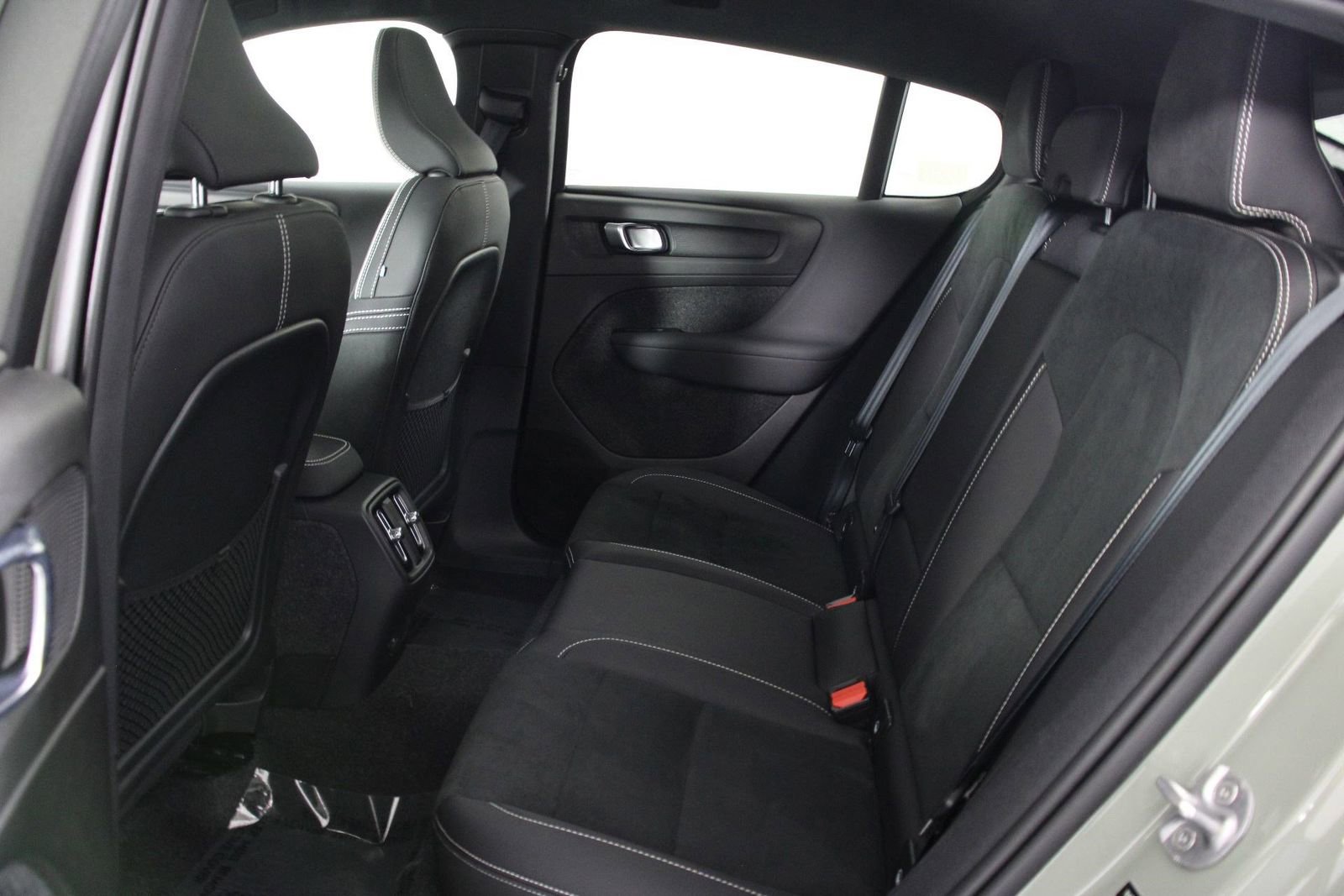 Used 2023 Volvo C40 P8 Recharge Plus AWD/4WD image 30