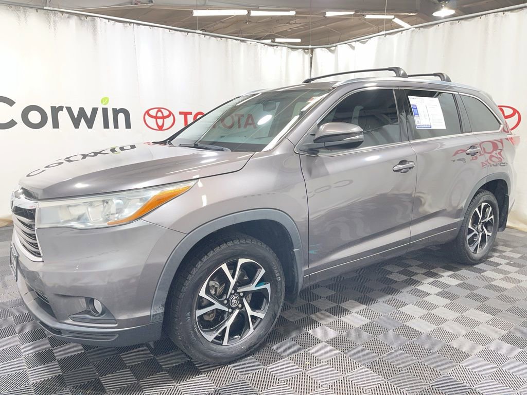 Used 2015 Toyota Highlander XLE image 3