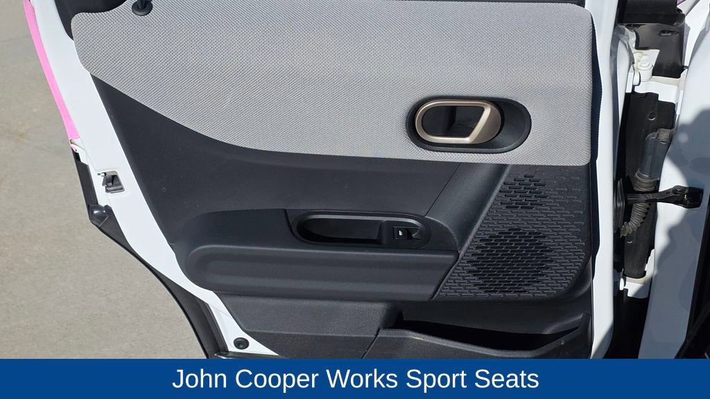 Used 2025 MINI Cooper 4-Door Hardtop image 20